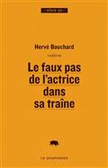 Le faux pas de l'actrice dans sa traîne Le faux pas de l'actrice dans sa traîne